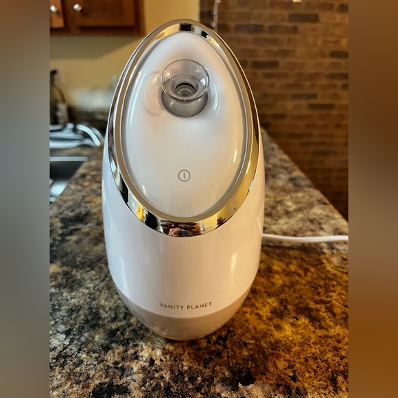 Vanity Planet facial steamer. Never used ! - Picture 1 of 3